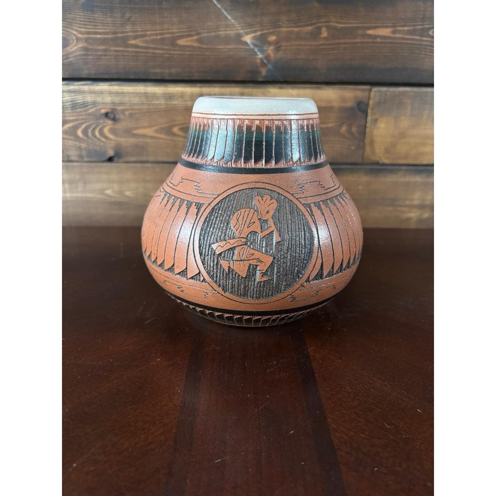 Native American Navajo Mitchell Blackhorse Etched Pottery Kokopelli Pot Signed